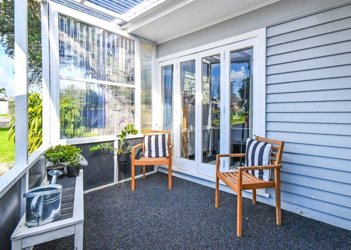  at 32 Peverill Crescent, Papatoetoe, Auckland