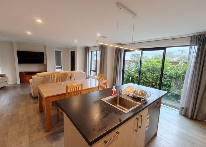  at 91A Whites Line East, Waiwhetū, Lower Hutt