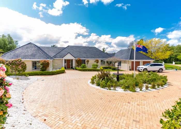  at 115 Hingaia Road, Papakura