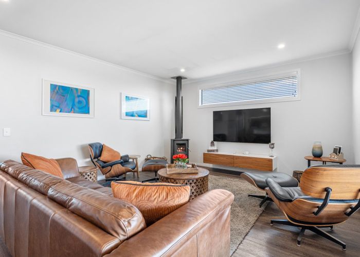  at 24 Moira Close, Welcome Bay, Tauranga