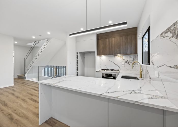  at 27 Jandell Crescent, Bucklands Beach, Manukau City, Auckland