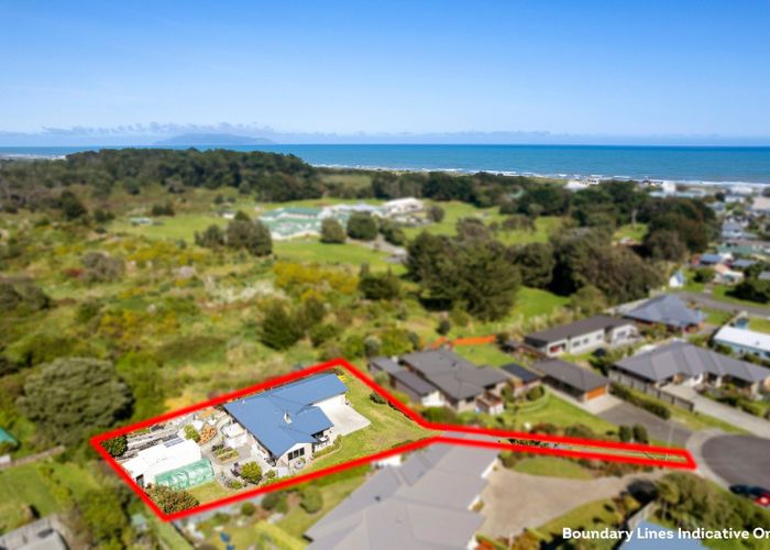  at 9 Byron Brown Place, Otaki Beach, Otaki