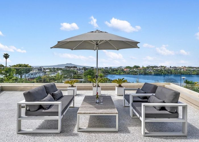  at 1/90 Kitchener Road, Milford, North Shore City, Auckland