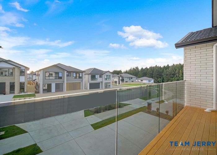  at 21 Knockanara Drive, Flat Bush, Manukau City, Auckland