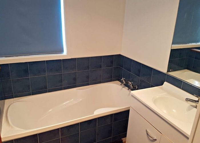  at 2 Garfield Road, Helensville, Rodney, Auckland