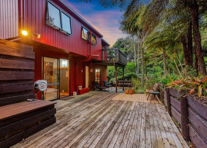  at 8 Selwyn Avenue, Glen Eden, Auckland