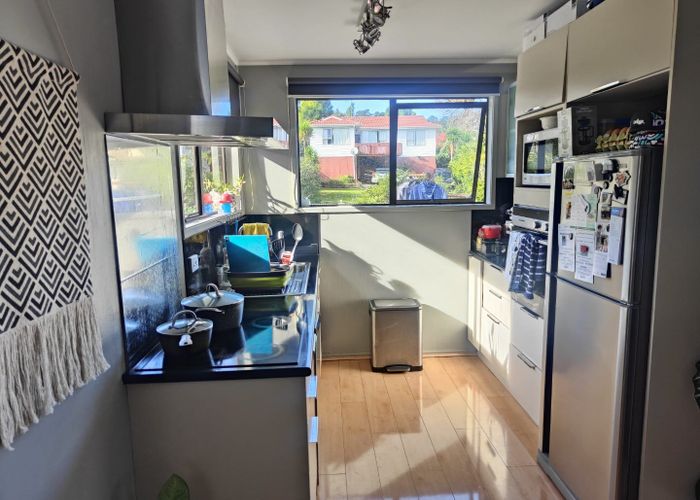  at 6 Garner Place, Glenfield, Auckland