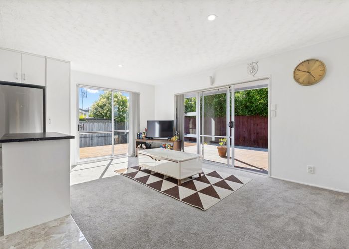 at 1/63 Kenderdine Road, Papatoetoe, Manukau City, Auckland