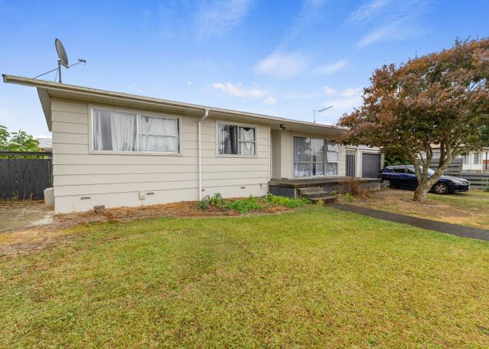  at 22 Oakfield Crescent, Pukete, Hamilton