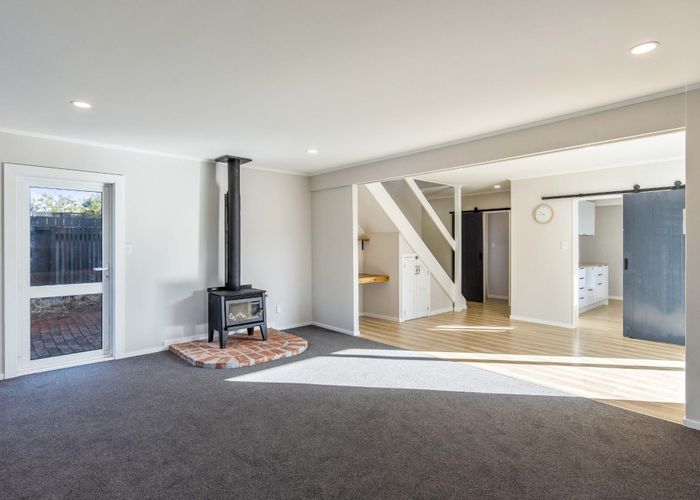  at 2/208 Manly Street, Paraparaumu Beach, Paraparaumu