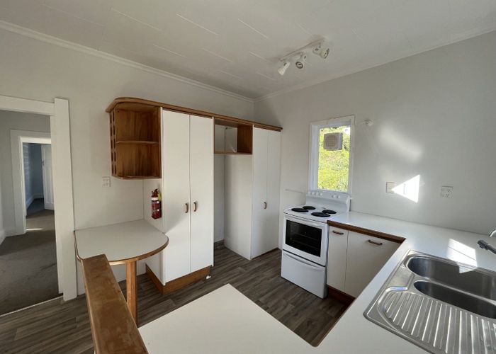  at 24 Hungerford Road, Lyall Bay, Wellington