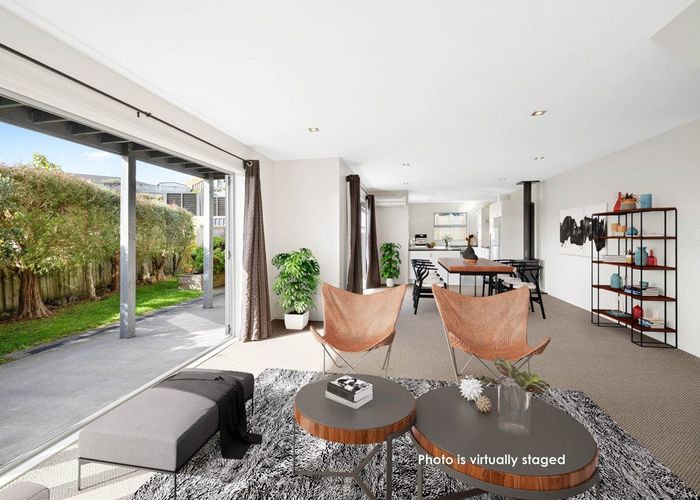  at 14E Maple Crescent, Whalers Gate, New Plymouth