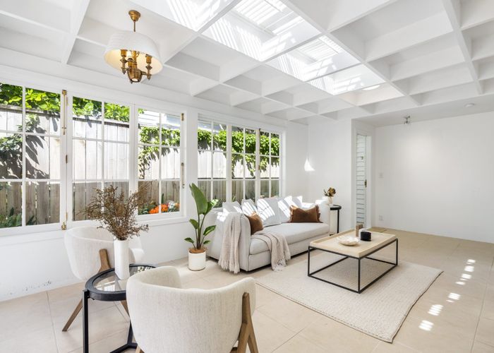  at 2 Balfour Street, Bayswater, North Shore City, Auckland