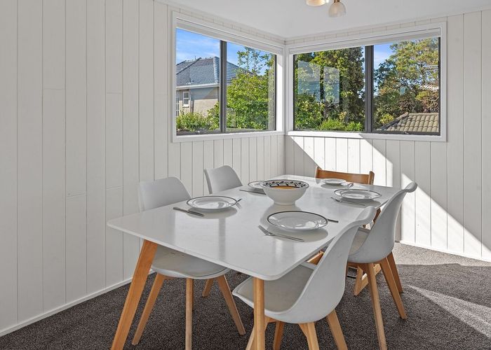  at 2/46 Eversleigh Road, Belmont, Auckland