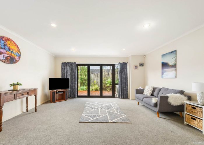  at 9/102 Greenhithe Road, Greenhithe, North Shore City, Auckland