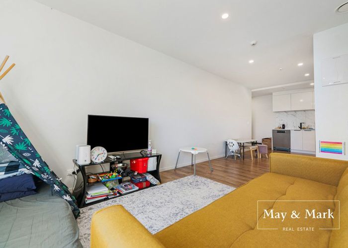  at 203/1A Kings Road, Mount Roskill, Auckland City, Auckland