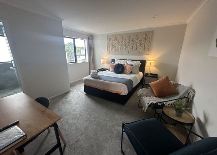  at 15 Dungloe Avenue, Flat Bush, Manukau City, Auckland