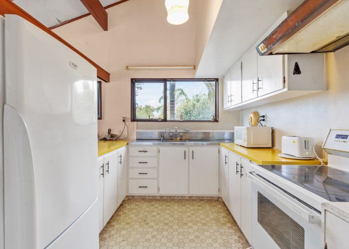  at 2 Lingham Crescent, Torbay, Auckland