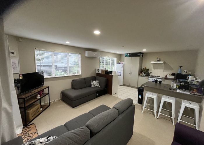  at 11a Kittiwake Drive, Schnapper Rock, North Shore City, Auckland