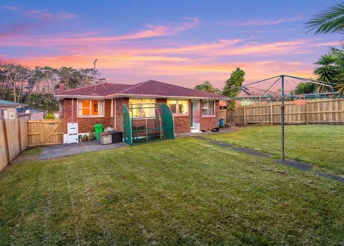  at 16 Thornlow Street, Glendene, Waitakere City, Auckland