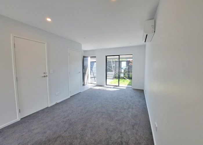  at 2/47 Awaroa Road, Sunnyvale, Waitakere City, Auckland