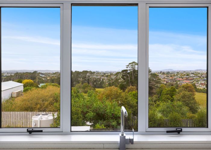  at 85c Lake Panorama Drive, Henderson, Waitakere City, Auckland