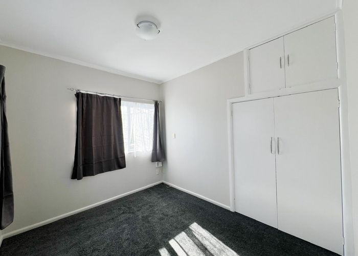  at 16 Kenderdine Road, Papatoetoe, Manukau City, Auckland