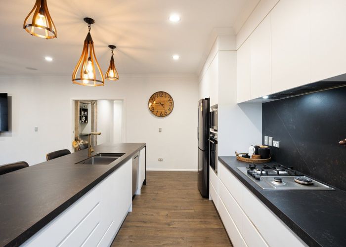  at 15 Miharo Crescent, Flagstaff, Hamilton