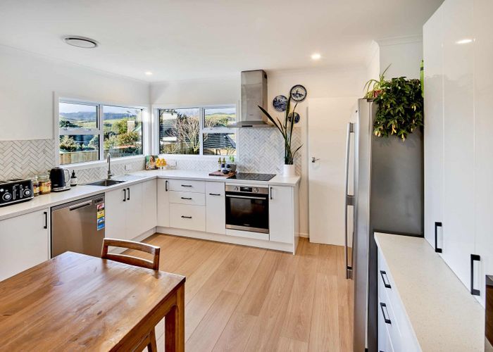  at 3 Catherine Crescent, Paparangi, Wellington