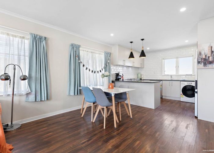  at 6 Celsmere Lane, Te Atatu Peninsula, Waitakere City, Auckland