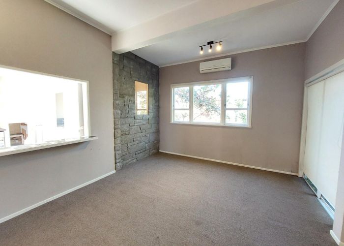  at 3 Croydon Road, New Lynn, Auckland