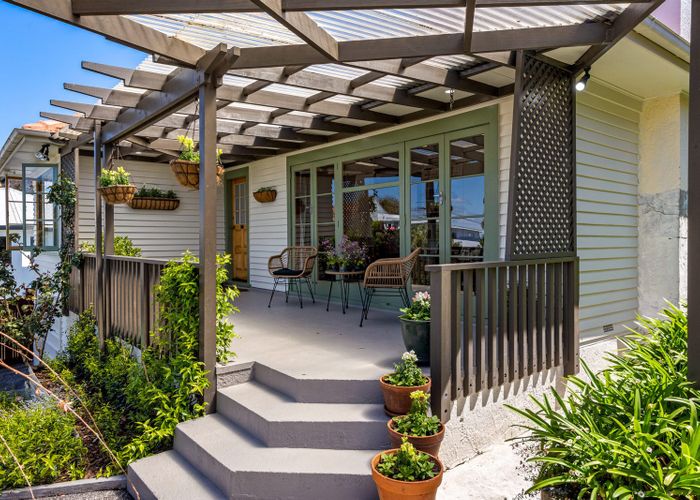 at 27 Aldersgate Road, Hillsborough, Auckland