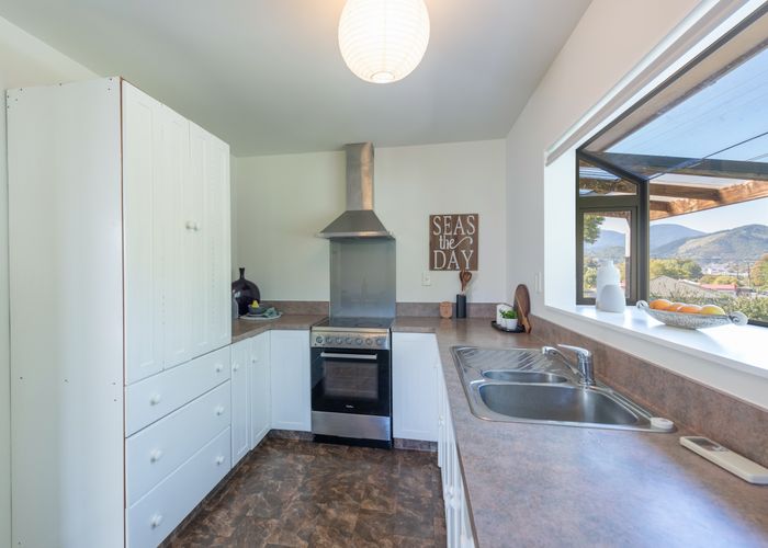  at 102 Russell Street, Stepneyville, Nelson