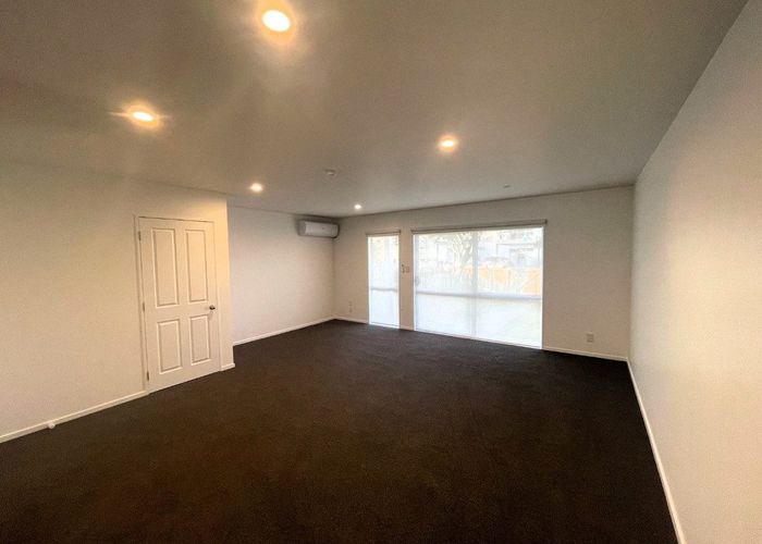  at 2/3 Hulme Place, Henderson, Waitakere City, Auckland