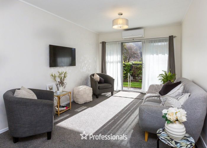  at 2/16 Riverbank Street, Ebdentown, Upper Hutt, Wellington