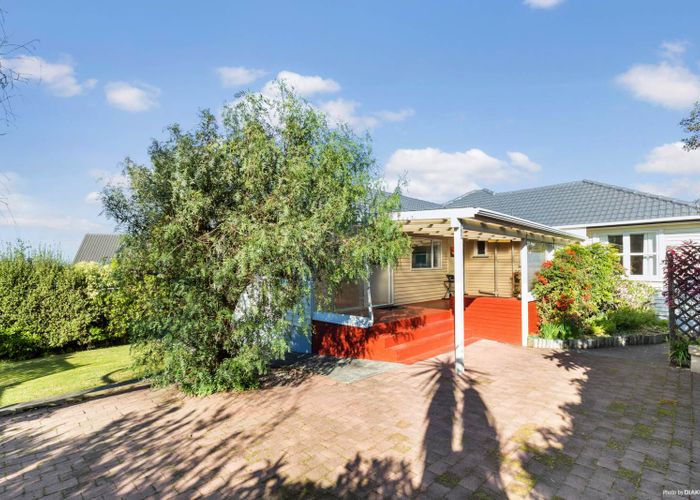  at 88 Target Road, Totara Vale, Auckland