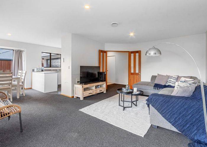  at 2/5 Astor Place, Halswell, Christchurch