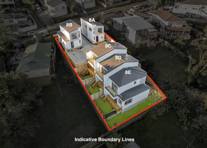  at 8D Jenanne Place, Totara Vale, North Shore City, Auckland
