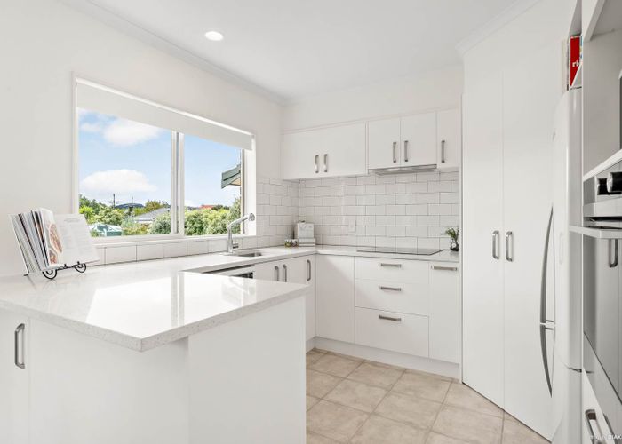  at 9 Glesan Place, Beachlands, Auckland