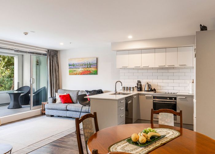  at 104/25 Bute Road, Browns Bay, Auckland