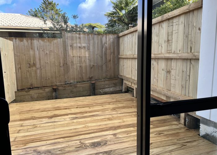  at 4/43 Tirimoana Rd, Te Atatu South, Waitakere City, Auckland