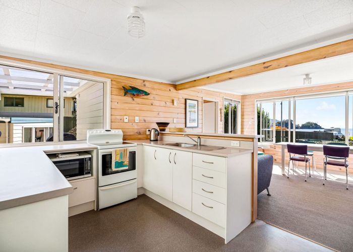  at 205 Oakura Road, Ōakura, Hikurangi