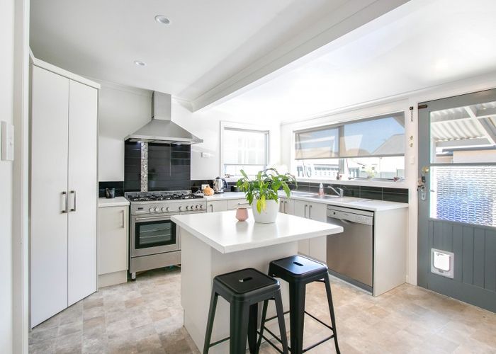  at 28 Avenue Road, Greenmeadows, Napier