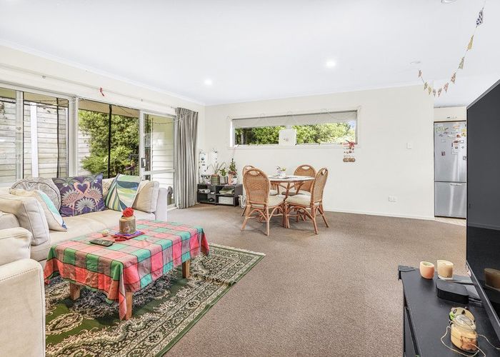  at 4/50 Banbury Crescent, Fairfield, Hamilton