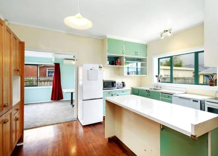  at 2 Brook Street, Waiwhetu, Lower Hutt