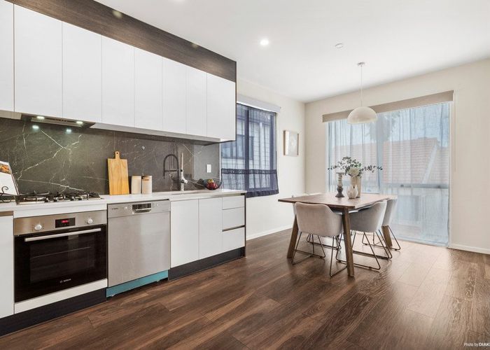  at 3B Kenmure Avenue, Forrest Hill, North Shore City, Auckland