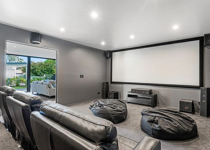  at 5 Parani Court, Te Atatu Peninsula, Auckland