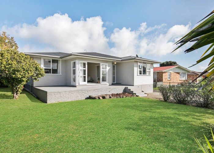  at 27 Woburn Street, Mangere East, Auckland