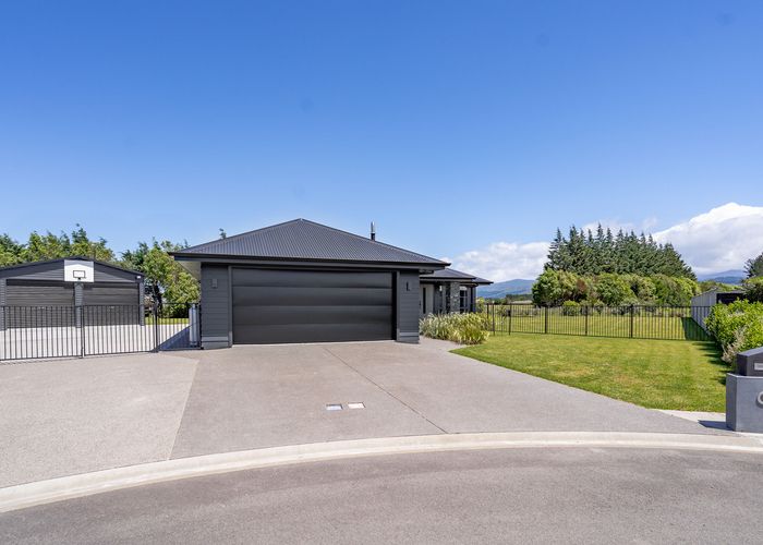  at 20 Mill Grove, Clareville, Carterton