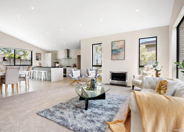  at 32 Leburn Crescent, Flat Bush, Auckland